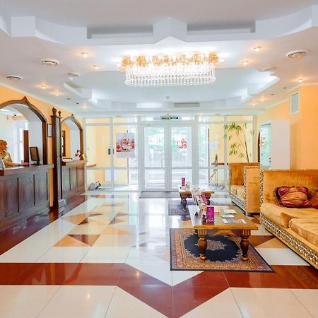 Premier Hotel Shafran Суми Екстериор снимка