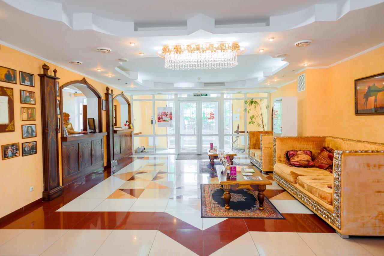 Premier Hotel Shafran Суми Екстериор снимка